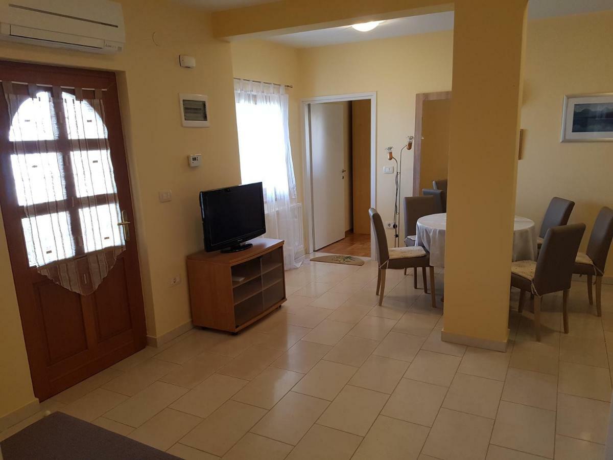 Apartment Barba Ližnjan 외부 사진